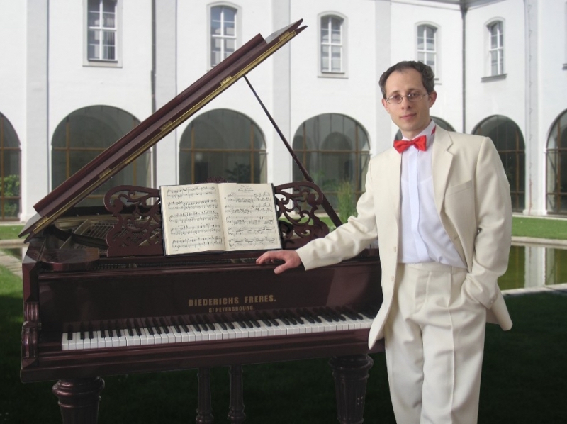 Юлиан Селицкий, пианист на праздник, сколько стоит заказать на свадьбу, стоимость выступления, пригласить в Ростове, цена выступления